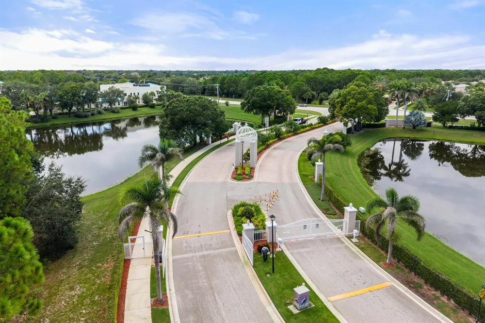 531 SW Lake Manatee Way Port St. Lucie, FL 34986