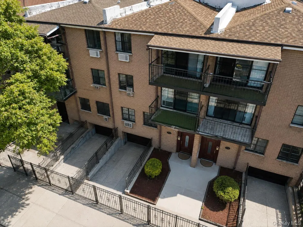 86-20 57th Road Elmhurst, NY 11373
