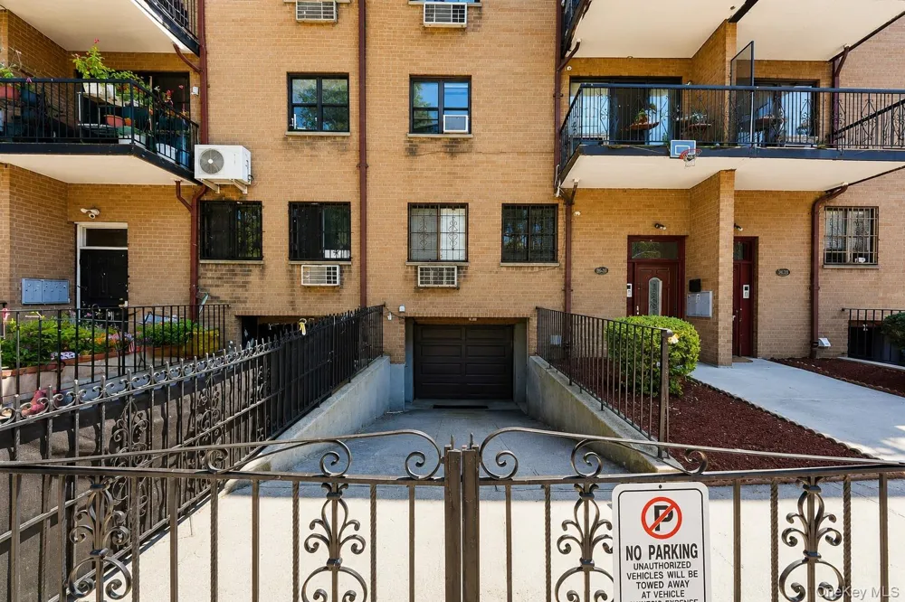 86-20 57th Road Elmhurst, NY 11373