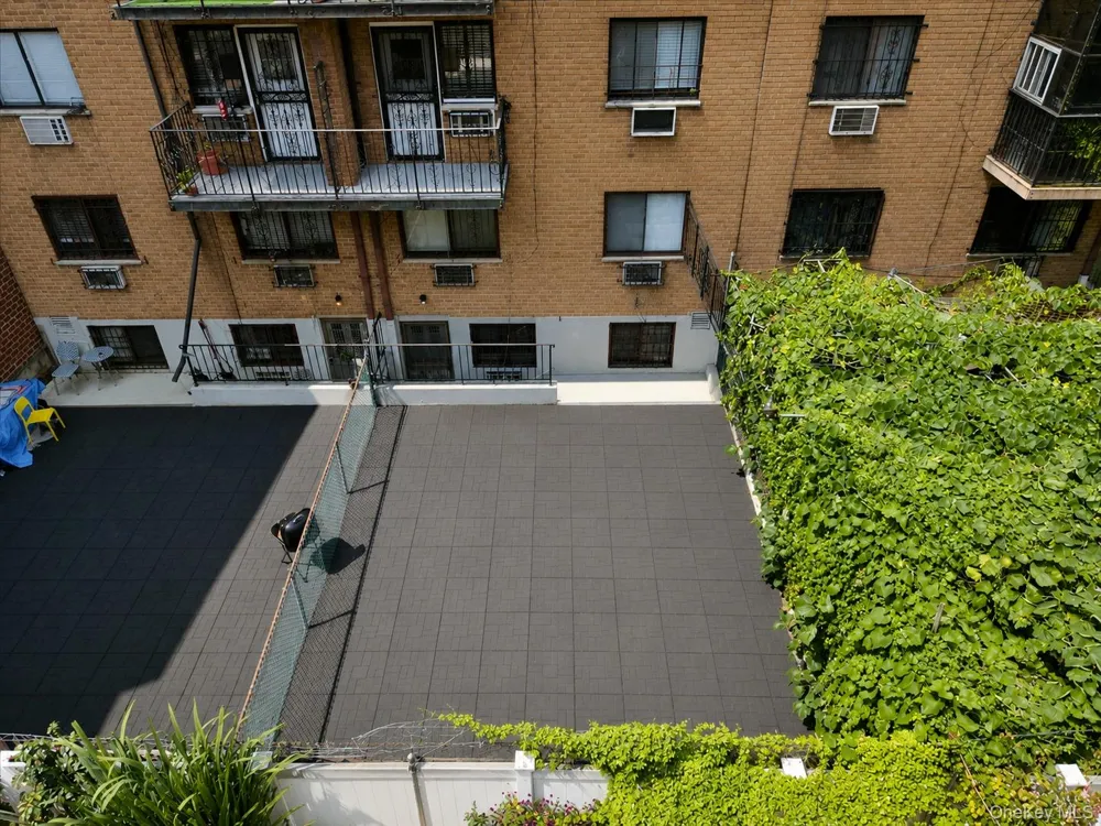 86-20 57th Road Elmhurst, NY 11373