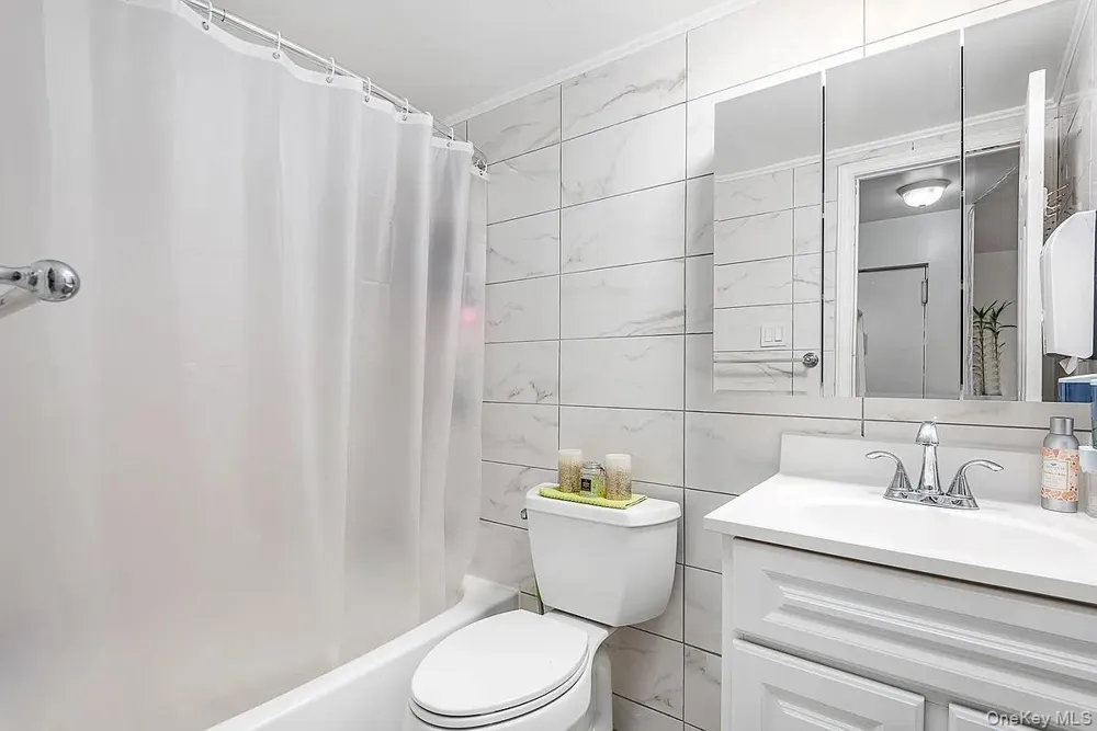 86-20 57th Road Elmhurst, NY 11373
