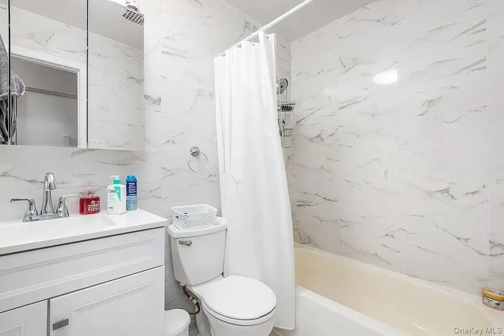 86-20 57th Road Elmhurst, NY 11373