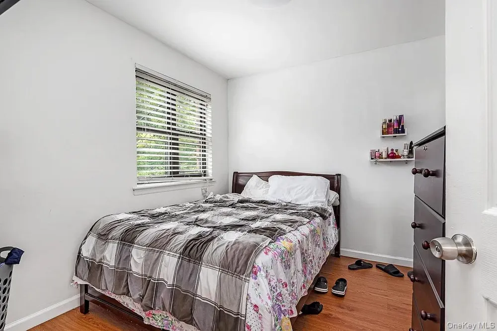 86-20 57th Road Elmhurst, NY 11373