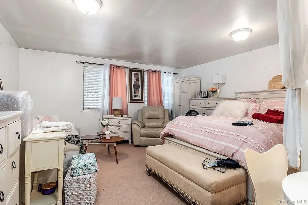 86-20 57th Road Elmhurst, NY 11373