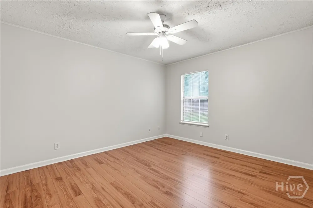 2 E White Hawthorne Drive Savannah, GA 31419