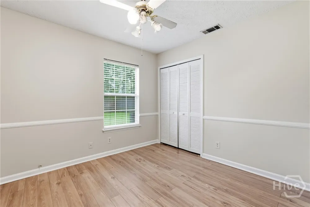 2 E White Hawthorne Drive Savannah, GA 31419