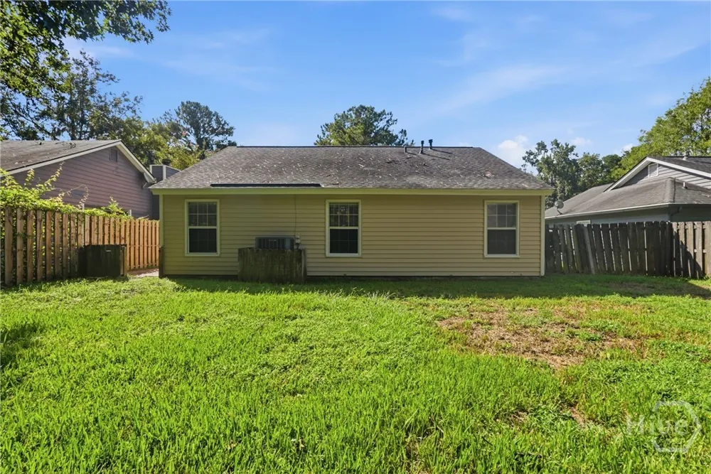 2 E White Hawthorne Drive Savannah, GA 31419