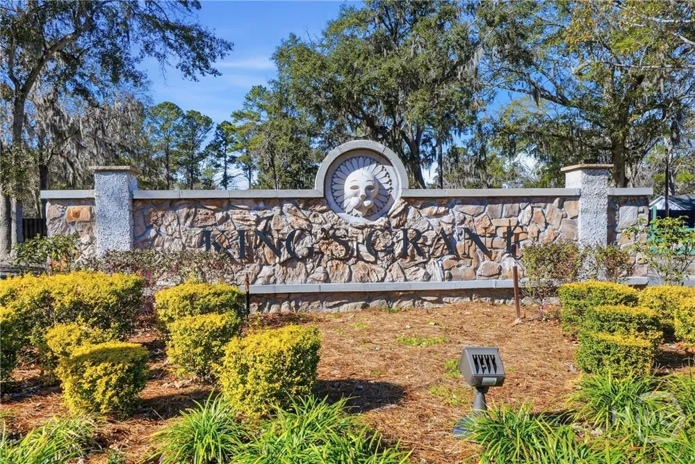 2 E White Hawthorne Drive Savannah, GA 31419