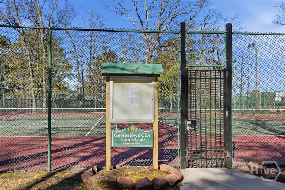 2 E White Hawthorne Drive Savannah, GA 31419