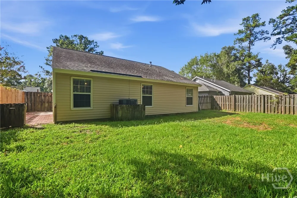2 E White Hawthorne Drive Savannah, GA 31419