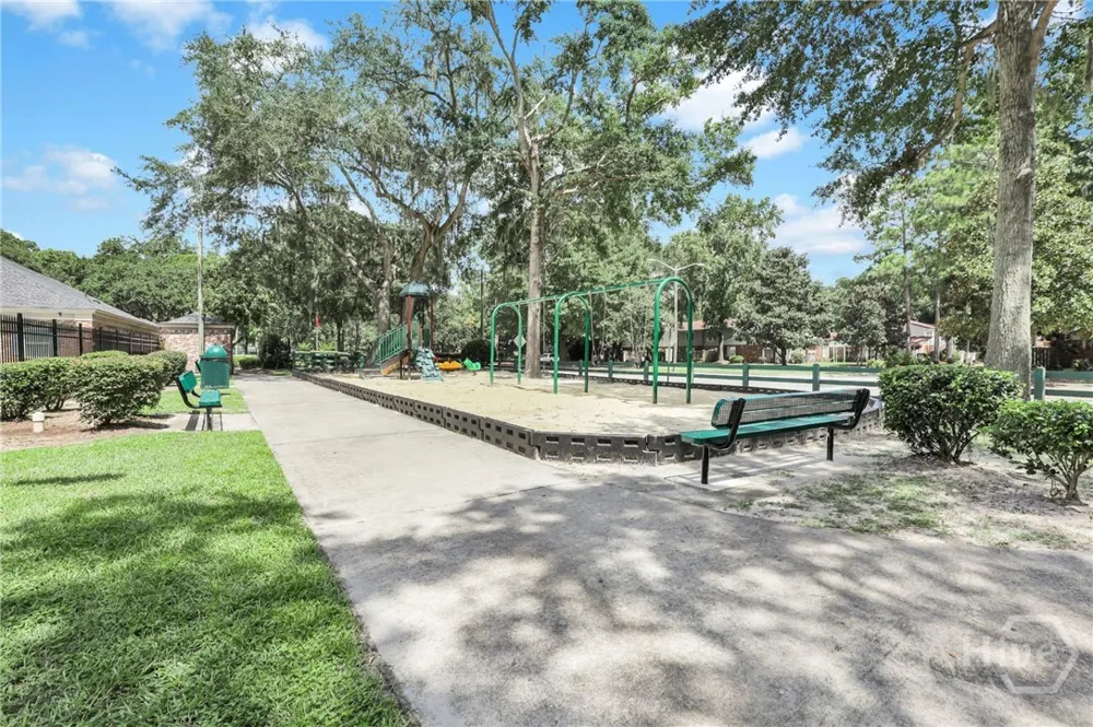 2 E White Hawthorne Drive Savannah, GA 31419
