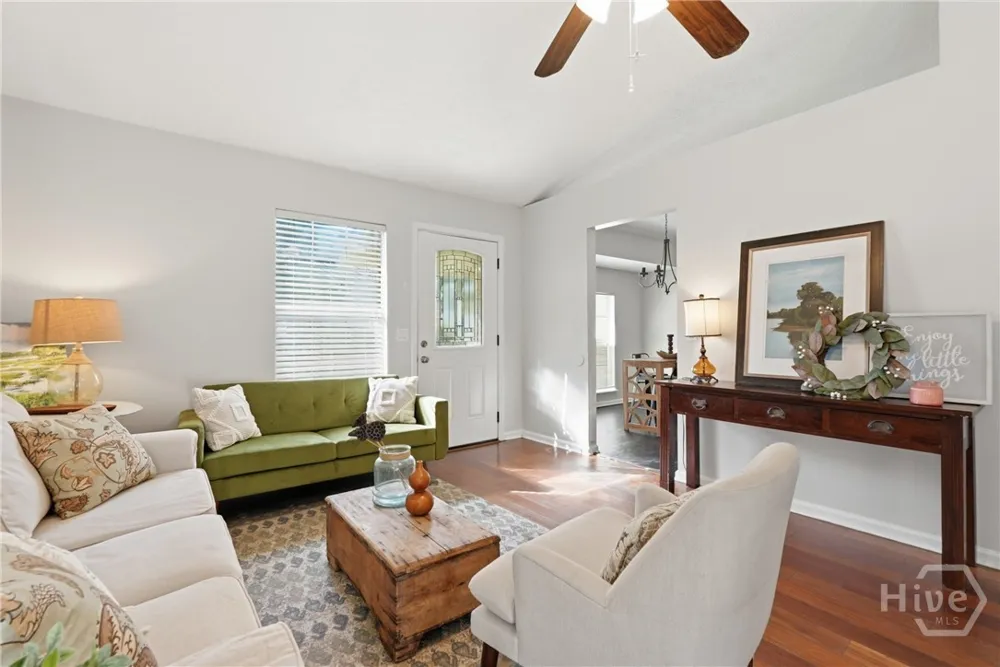 2 E White Hawthorne Drive Savannah, GA 31419