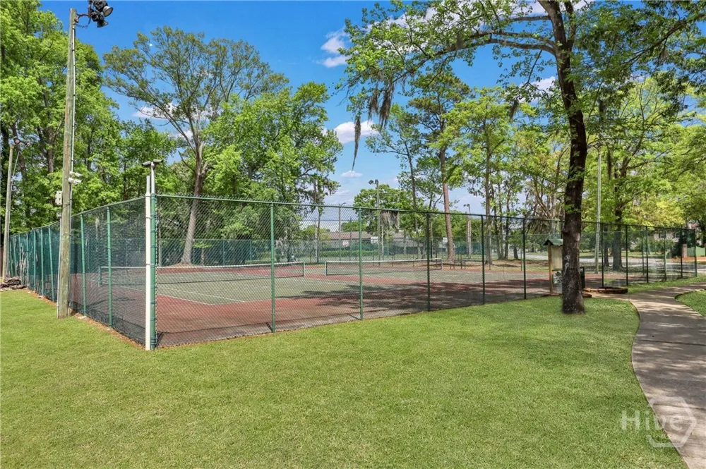 2 E White Hawthorne Drive Savannah, GA 31419