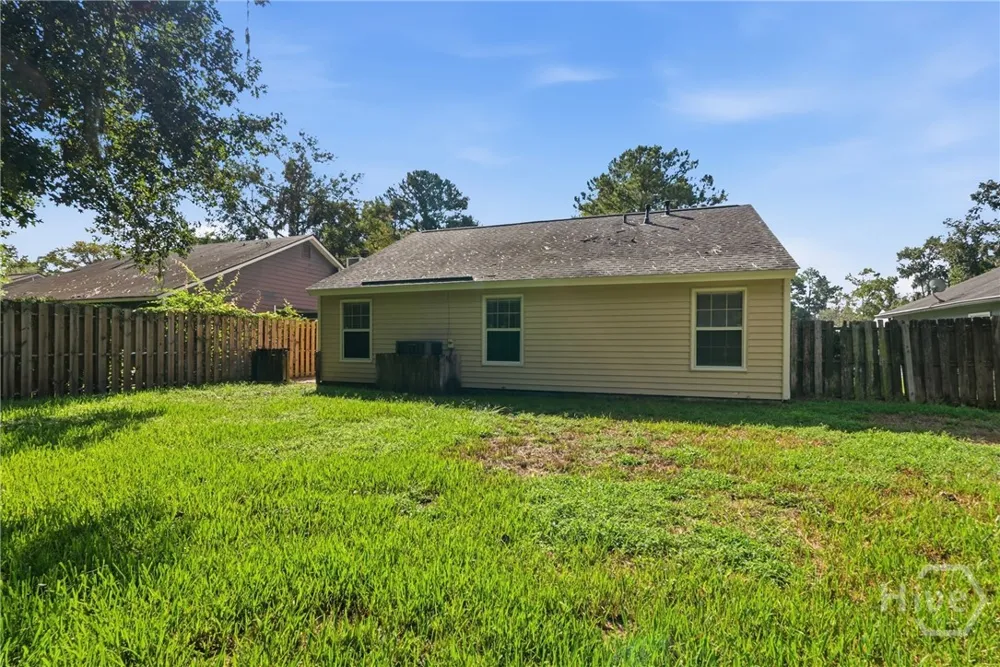 2 E White Hawthorne Drive Savannah, GA 31419