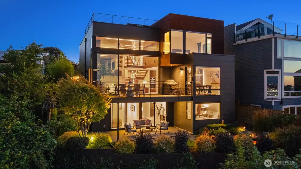 1502 Palm Avenue SW Seattle, WA 98116