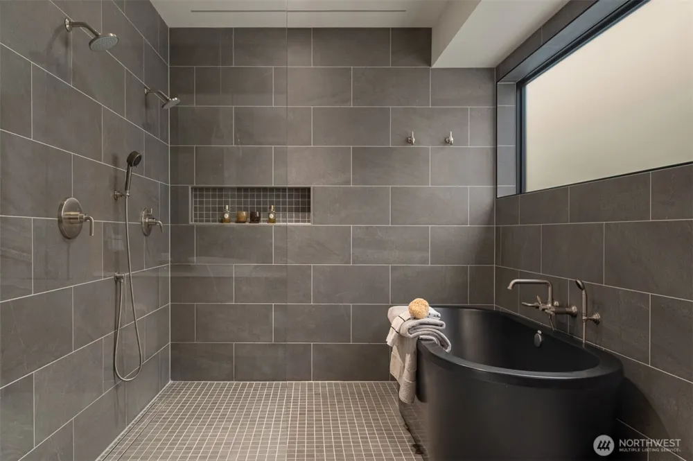 1502 Palm Avenue SW Seattle, WA 98116