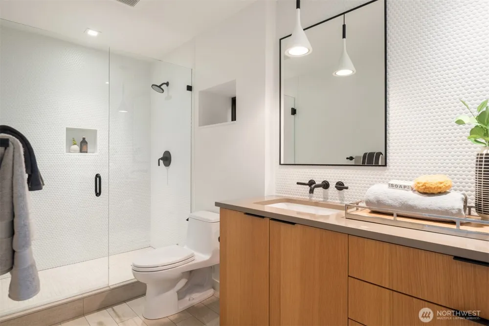 1502 Palm Avenue SW Seattle, WA 98116