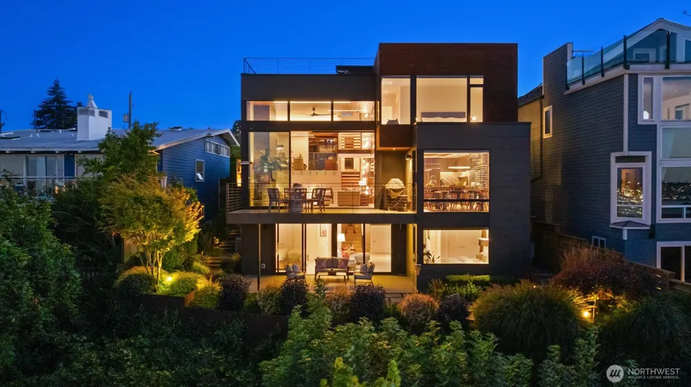 1502 Palm Avenue SW Seattle, WA 98116