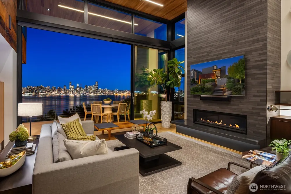 1502 Palm Avenue SW Seattle, WA 98116