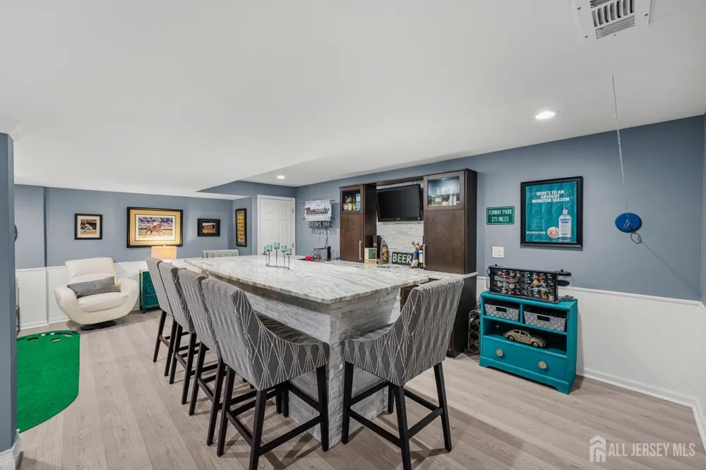 31 Woodstown Drive Freehold, NJ 07728