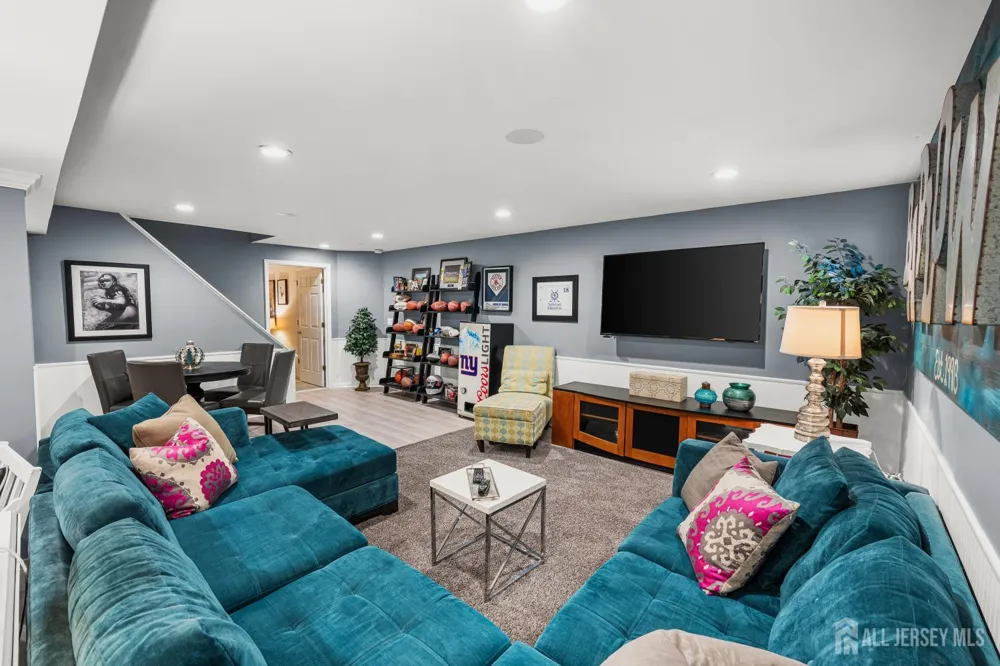 31 Woodstown Drive Freehold, NJ 07728