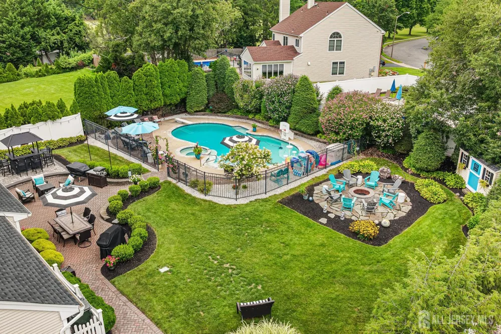 31 Woodstown Drive Freehold, NJ 07728