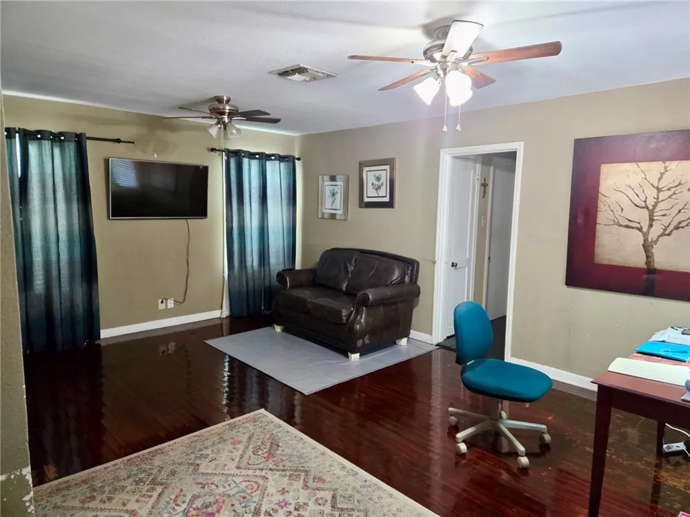 1034 Harrison Corpus Christi, TX 78404
