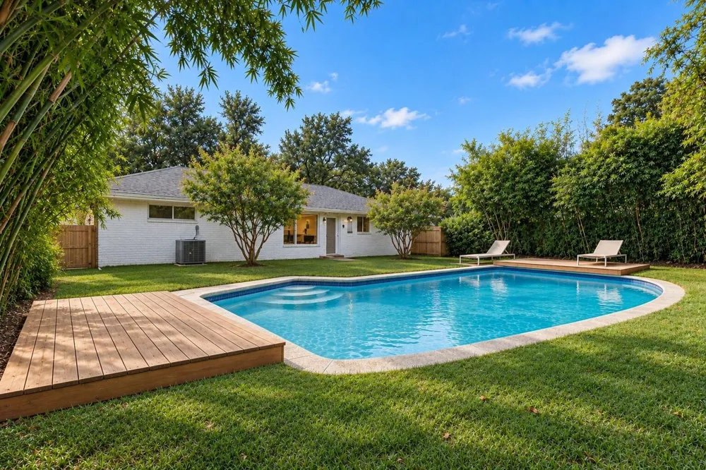 10819 Oasis Drive Houston, TX 77096