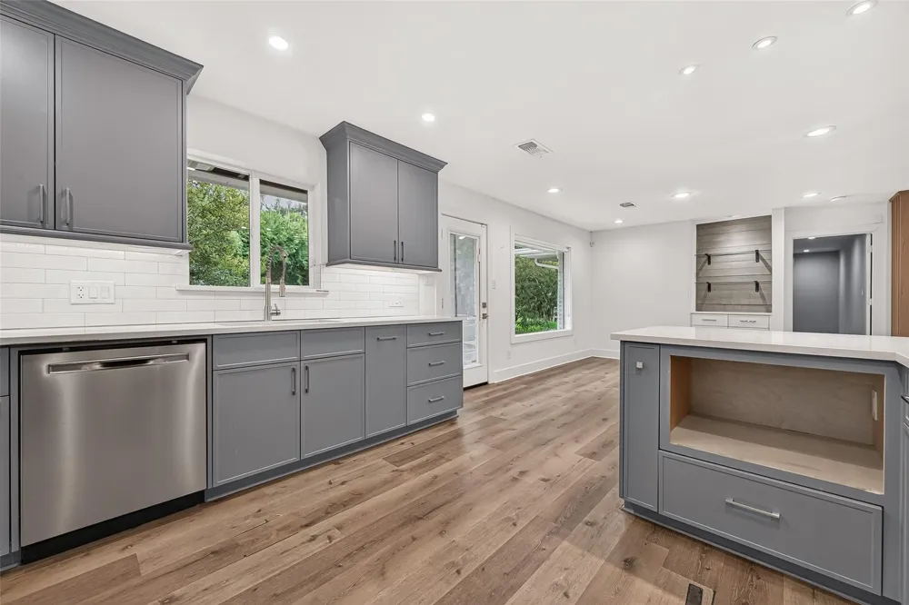 10819 Oasis Drive Houston, TX 77096