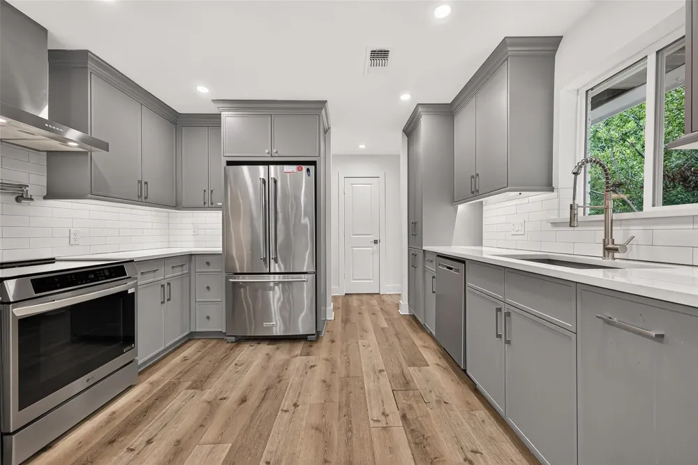 10819 Oasis Drive Houston, TX 77096