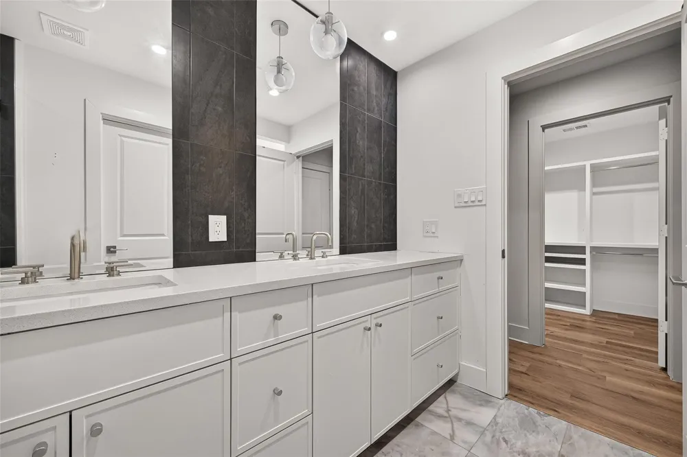 10819 Oasis Drive Houston, TX 77096