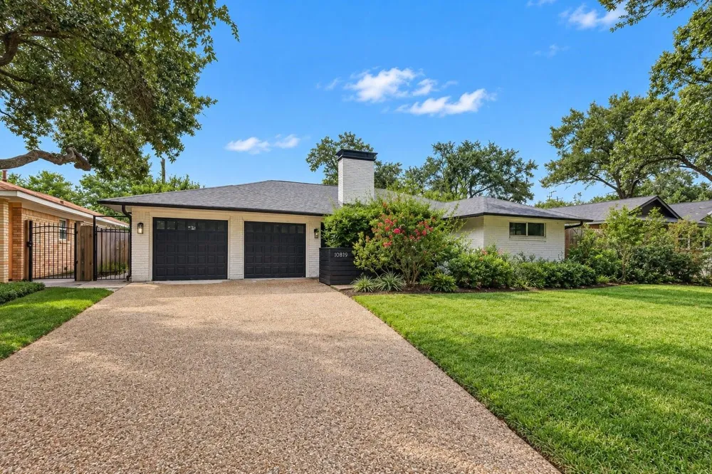 10819 Oasis Drive Houston, TX 77096