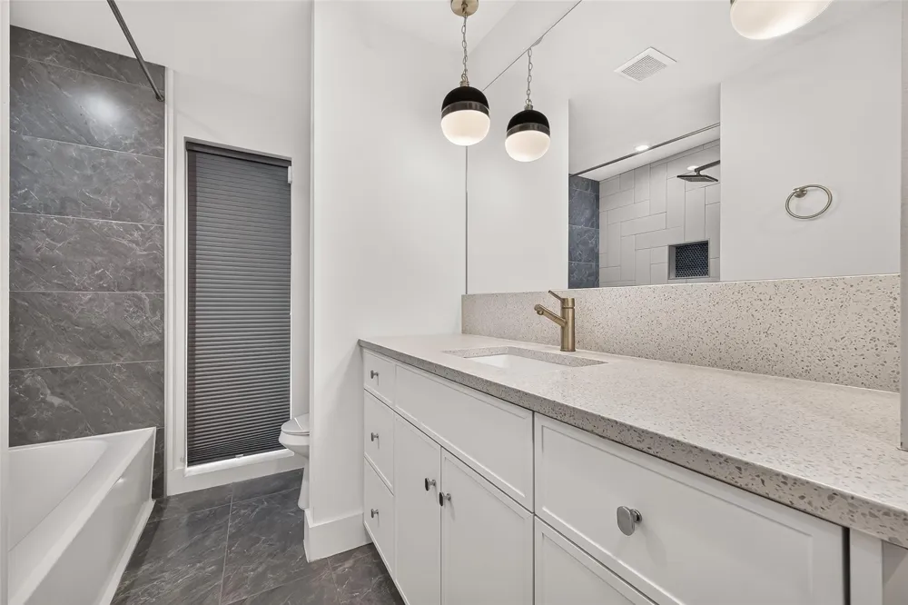 10819 Oasis Drive Houston, TX 77096