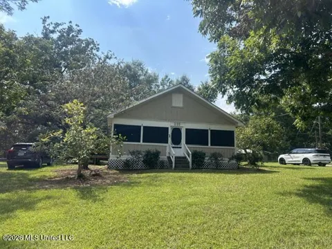 220 W Batson Avenue