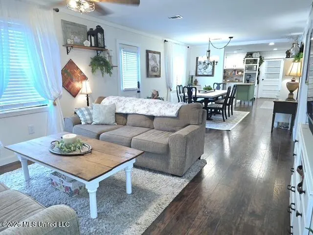 220 W Batson Avenue Wiggins, MS 39577