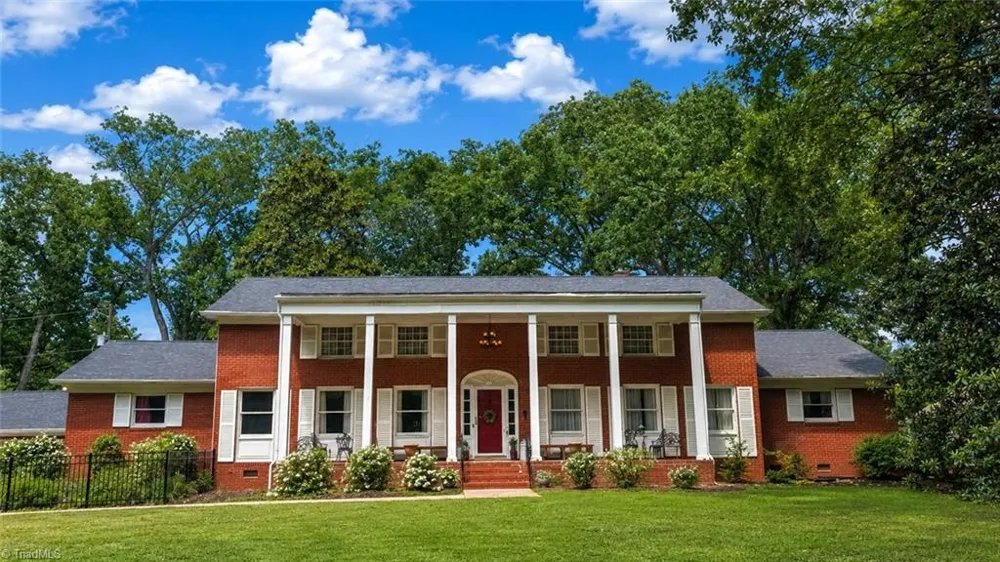 201 S Main Street Mount Gilead, NC 27306