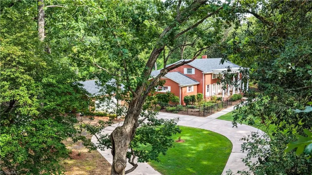 201 S Main Street Mount Gilead, NC 27306