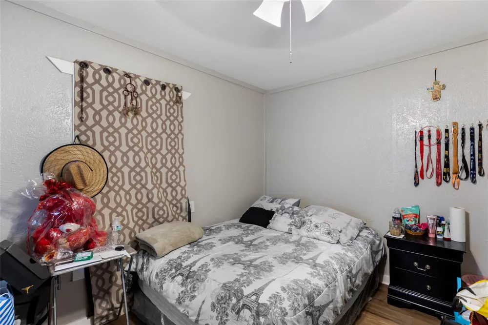 202 N 3rd Street Highlands, TX 77562