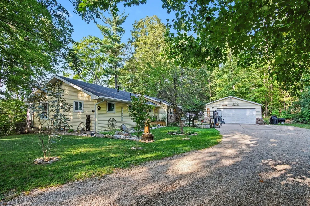 3936 Truesdale Street Newaygo, MI 49337