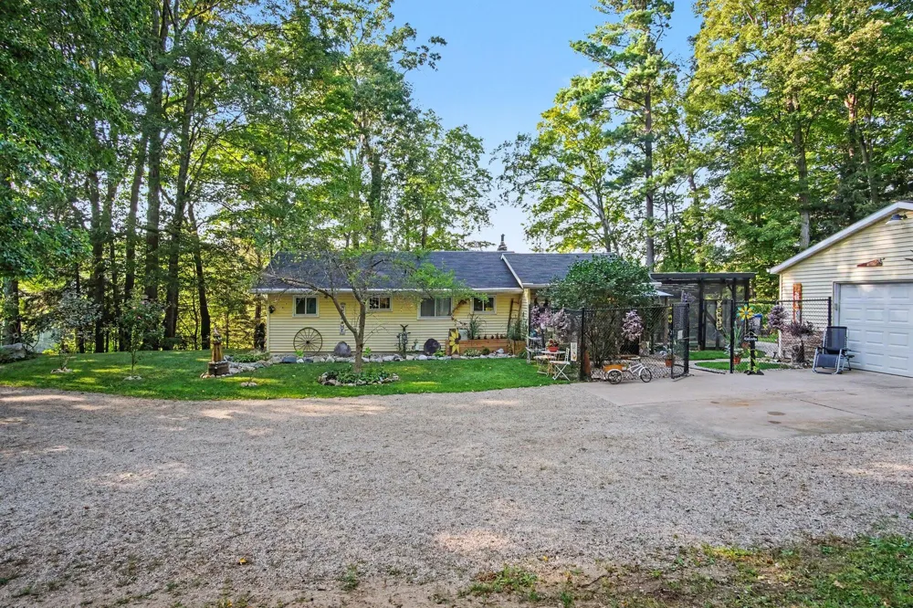 3936 Truesdale Street Newaygo, MI 49337