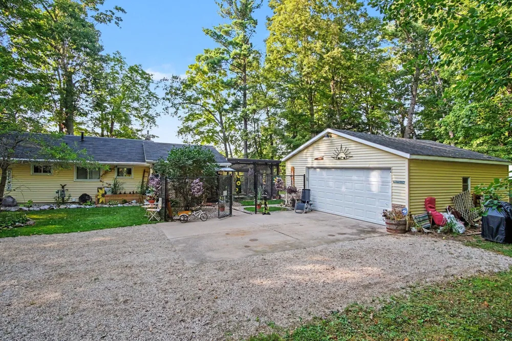 3936 Truesdale Street Newaygo, MI 49337