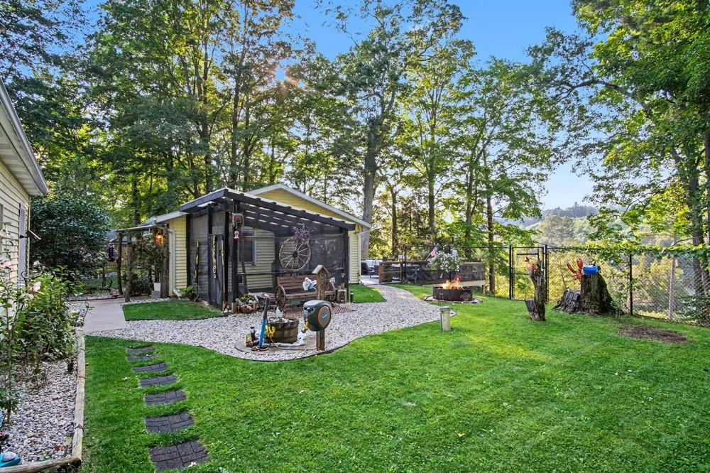 3936 Truesdale Street Newaygo, MI 49337