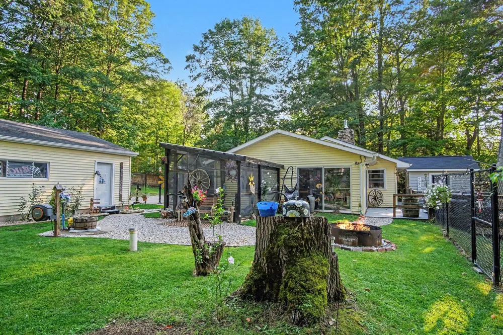 3936 Truesdale Street Newaygo, MI 49337