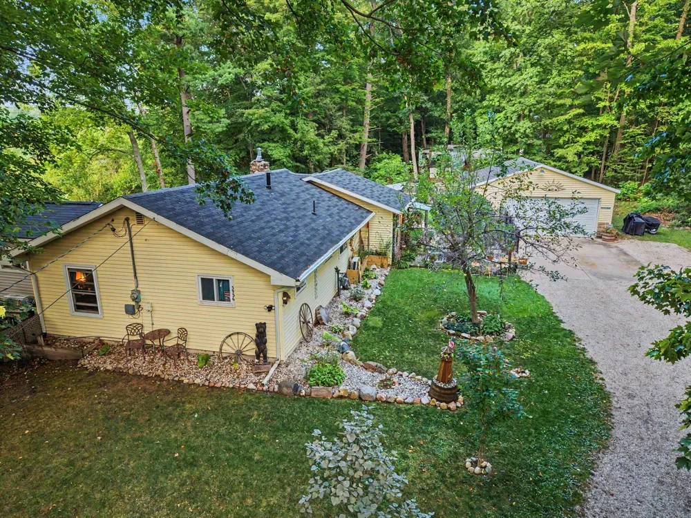 3936 Truesdale Street Newaygo, MI 49337