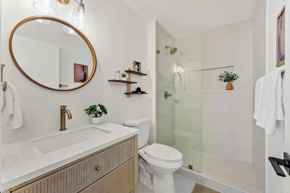 5747 Bounty Street San Diego, CA 92120