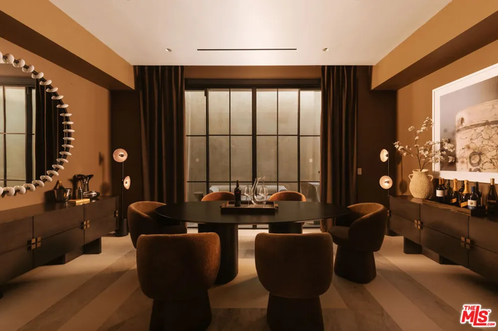 721 Bonhill Road Los Angeles, CA 90049