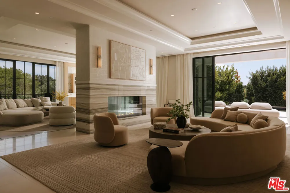 721 Bonhill Road Los Angeles, CA 90049