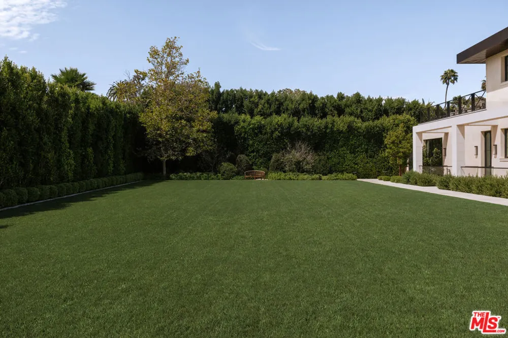 721 Bonhill Road Los Angeles, CA 90049