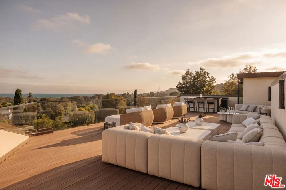 721 Bonhill Road Los Angeles, CA 90049