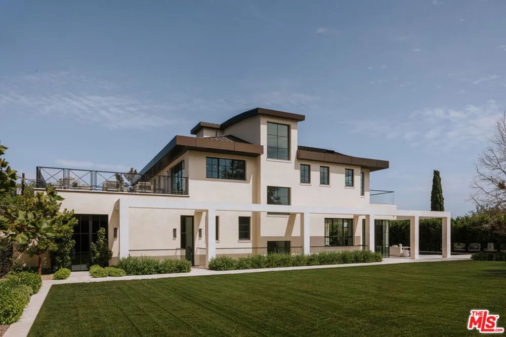 721 Bonhill Road Los Angeles, CA 90049